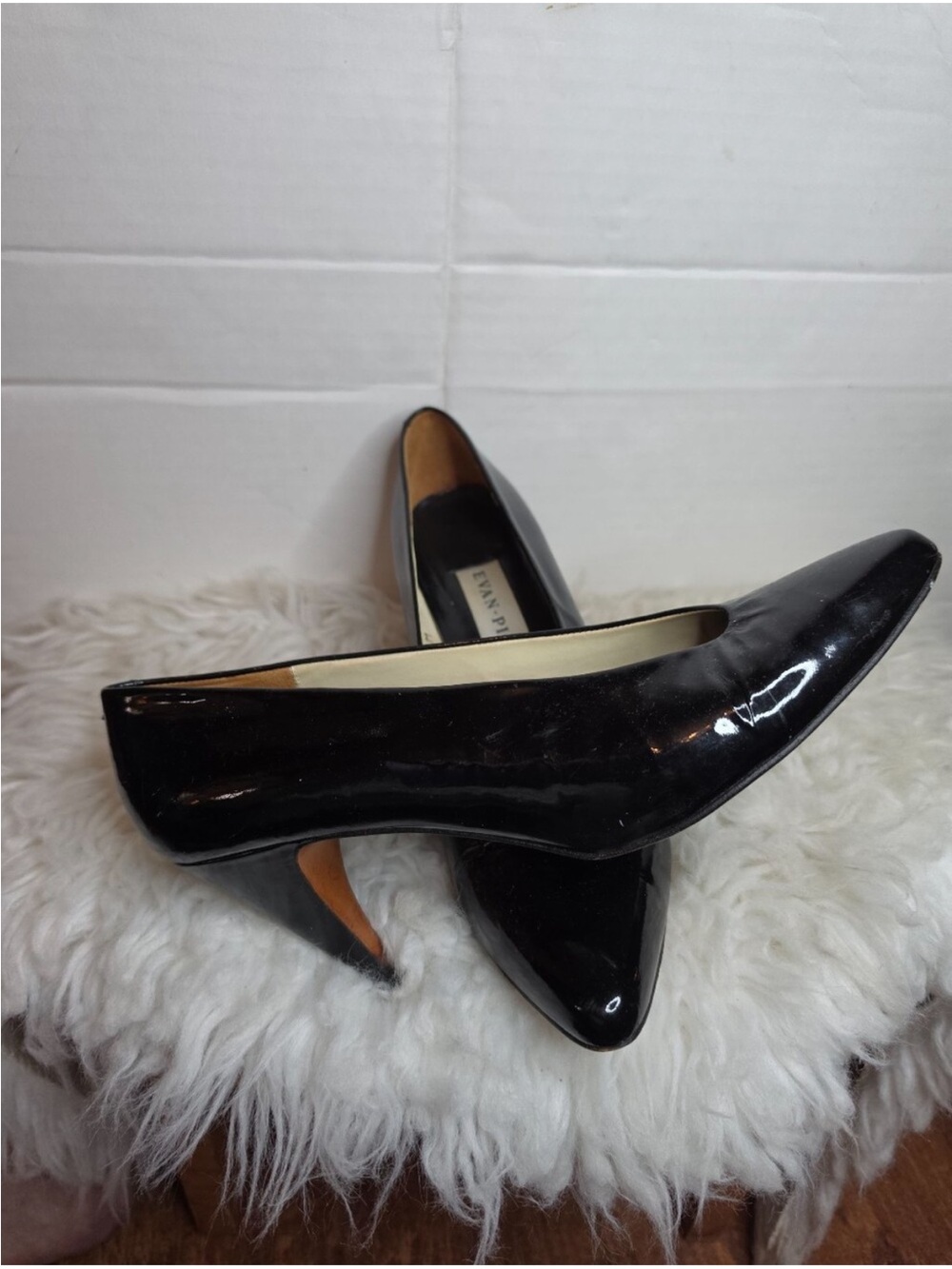 Classic Evan PIcone Black Patent Vntage Pointed-Toe Women's Pumps 10